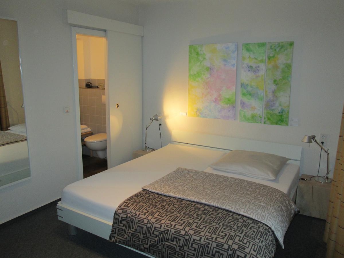 Hotel Schlafschoen Munden  ภายนอก รูปภาพ
